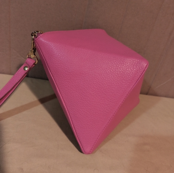 Casa Lopez Piramid Pebbled Leather Bag. - Picture 15 of 15